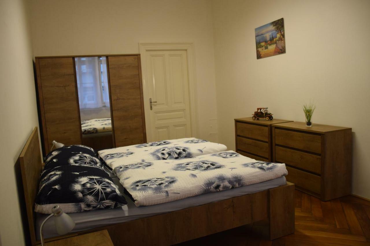 Tiva Downtown Apartments Praga Exterior foto